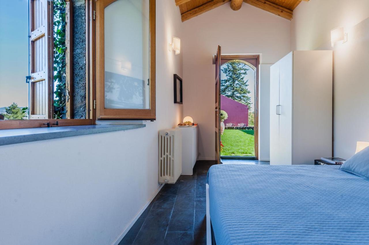 Terrazze Dell'Etna - Country Rooms And Apartments Рандацо Екстериор снимка