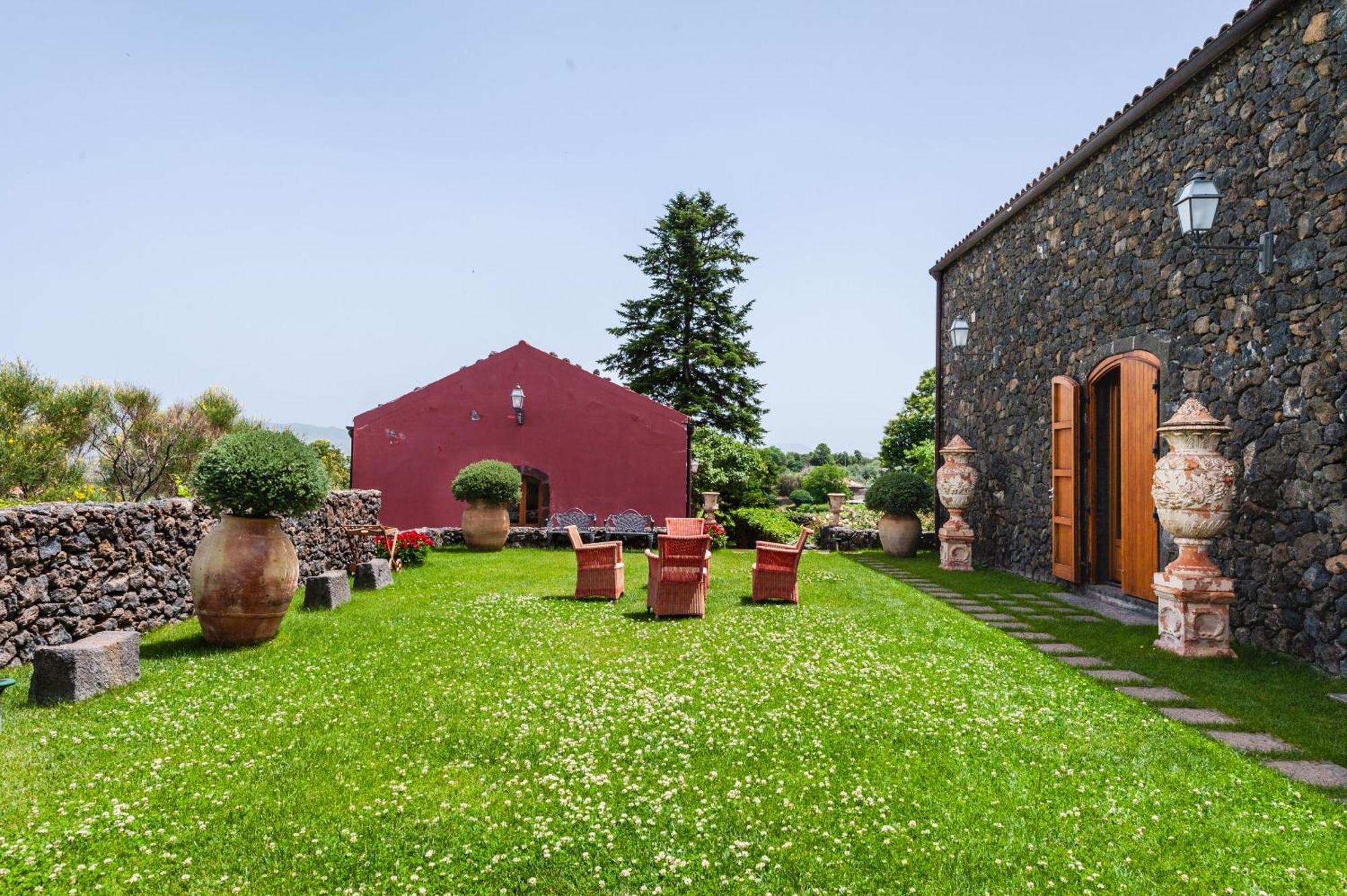 Terrazze Dell'Etna - Country Rooms And Apartments Рандацо Екстериор снимка