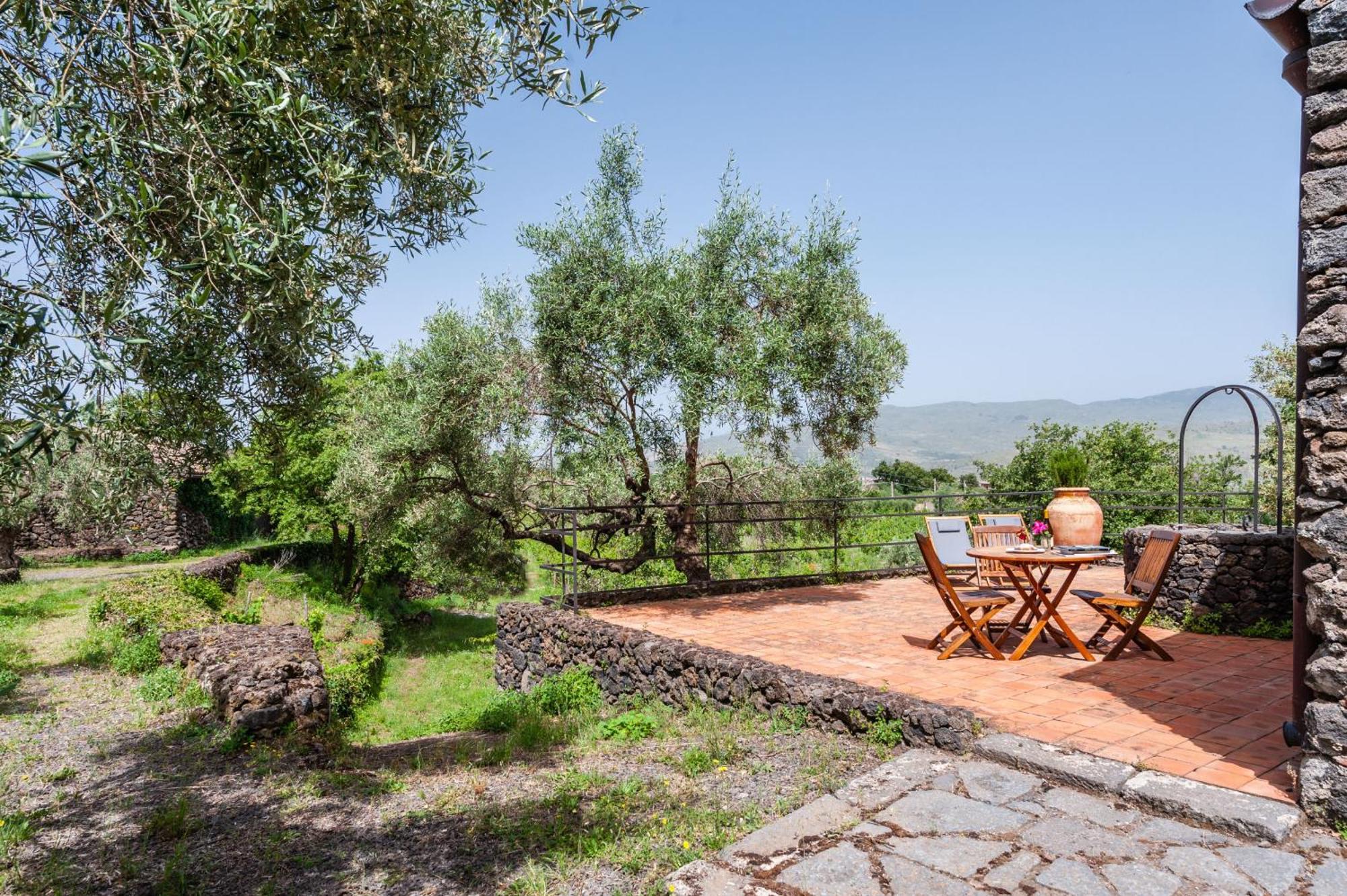 Terrazze Dell'Etna - Country Rooms And Apartments Рандацо Екстериор снимка