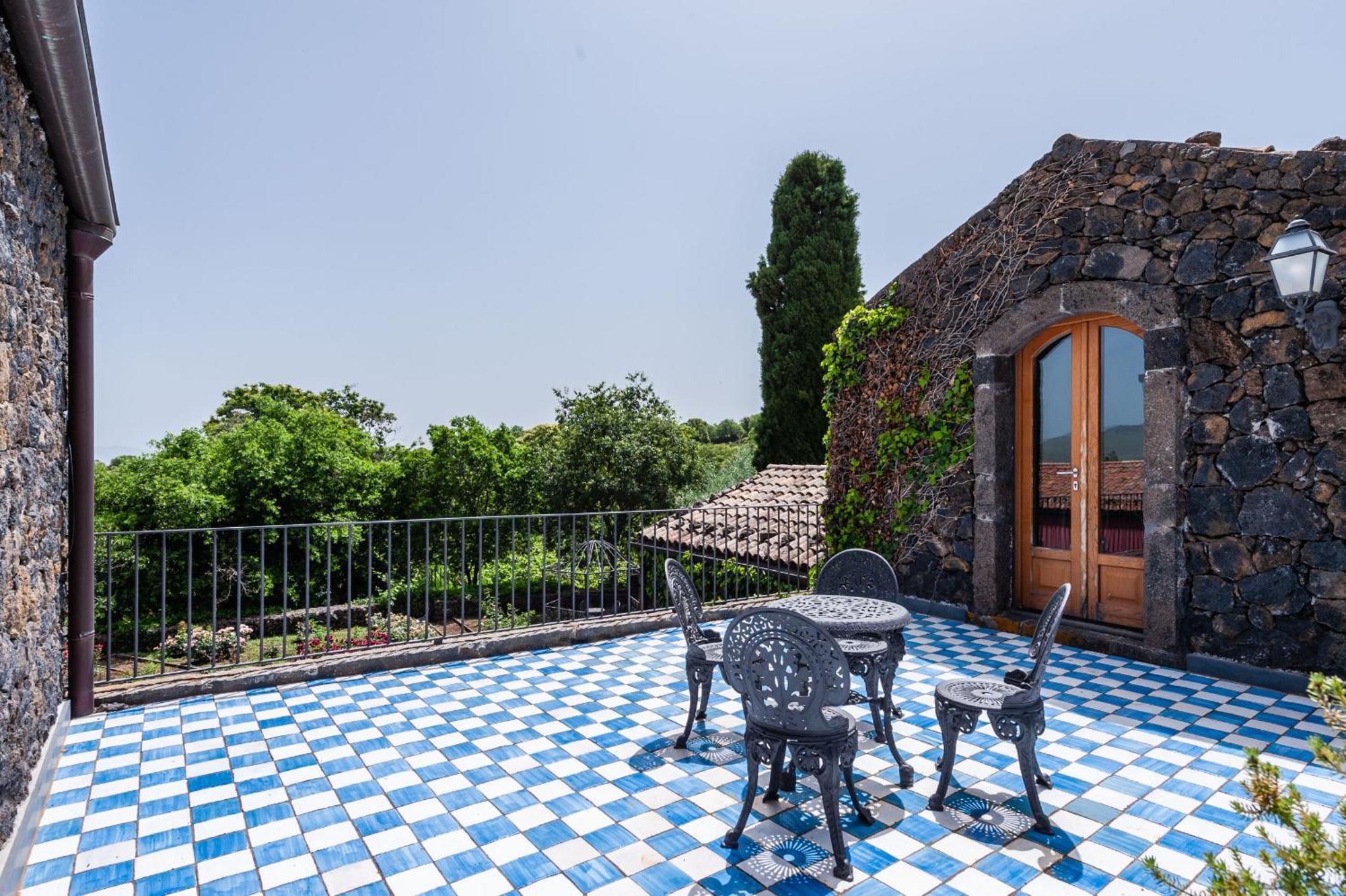 Terrazze Dell'Etna - Country Rooms And Apartments Рандацо Екстериор снимка