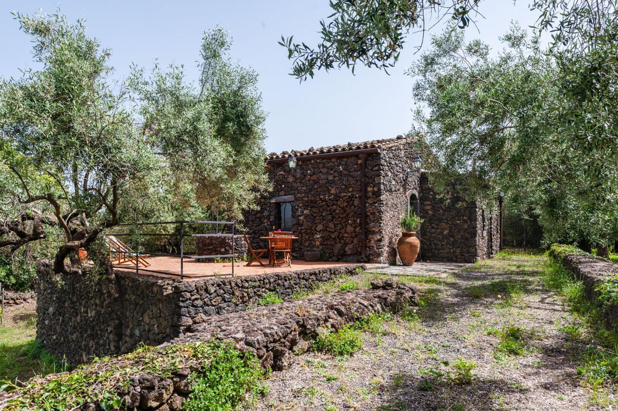 Terrazze Dell'Etna - Country Rooms And Apartments Рандацо Екстериор снимка