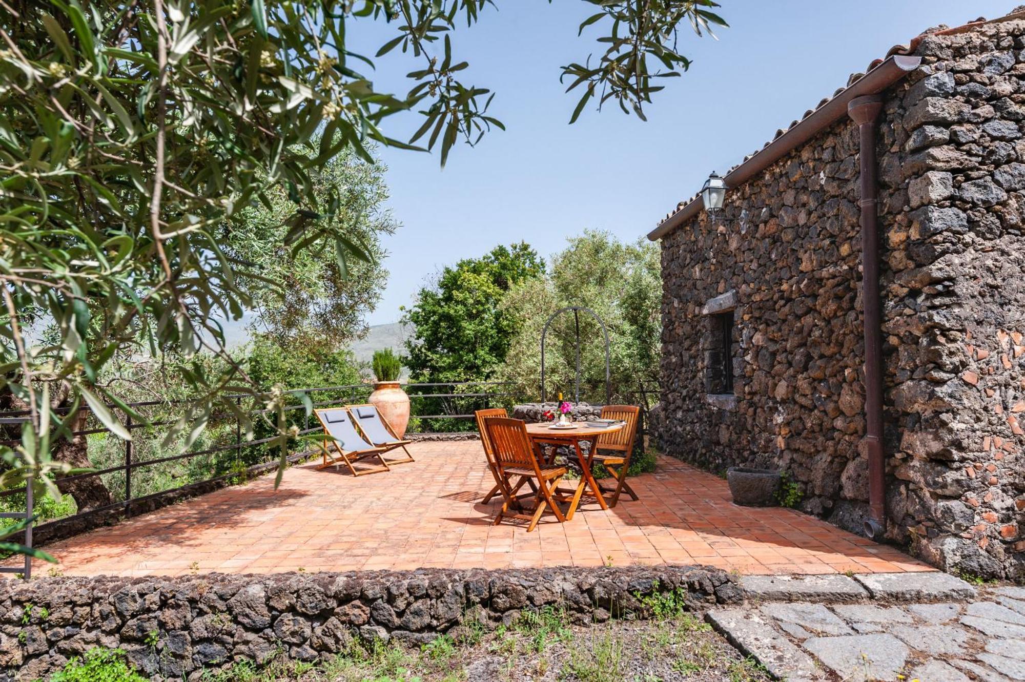Terrazze Dell'Etna - Country Rooms And Apartments Рандацо Екстериор снимка