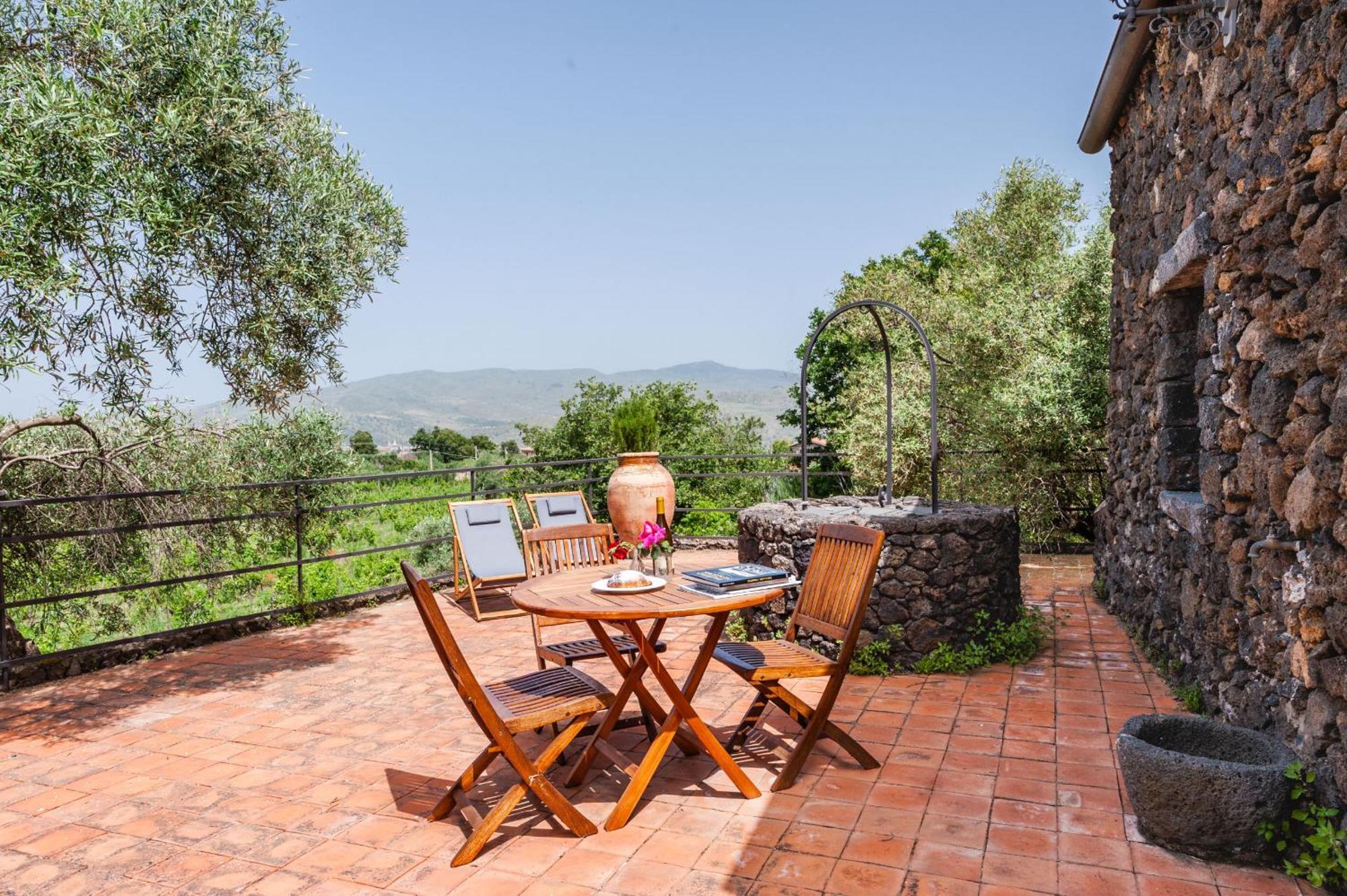 Terrazze Dell'Etna - Country Rooms And Apartments Рандацо Екстериор снимка