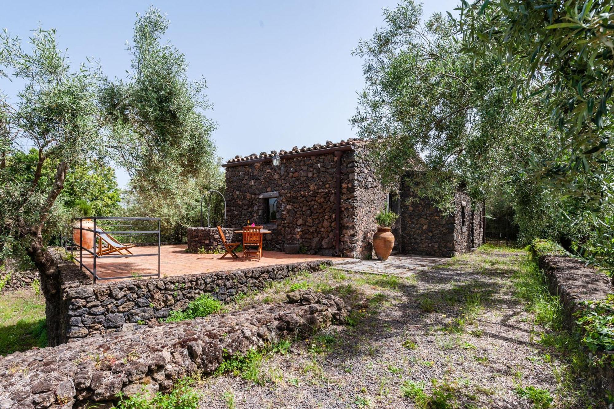 Terrazze Dell'Etna - Country Rooms And Apartments Рандацо Екстериор снимка