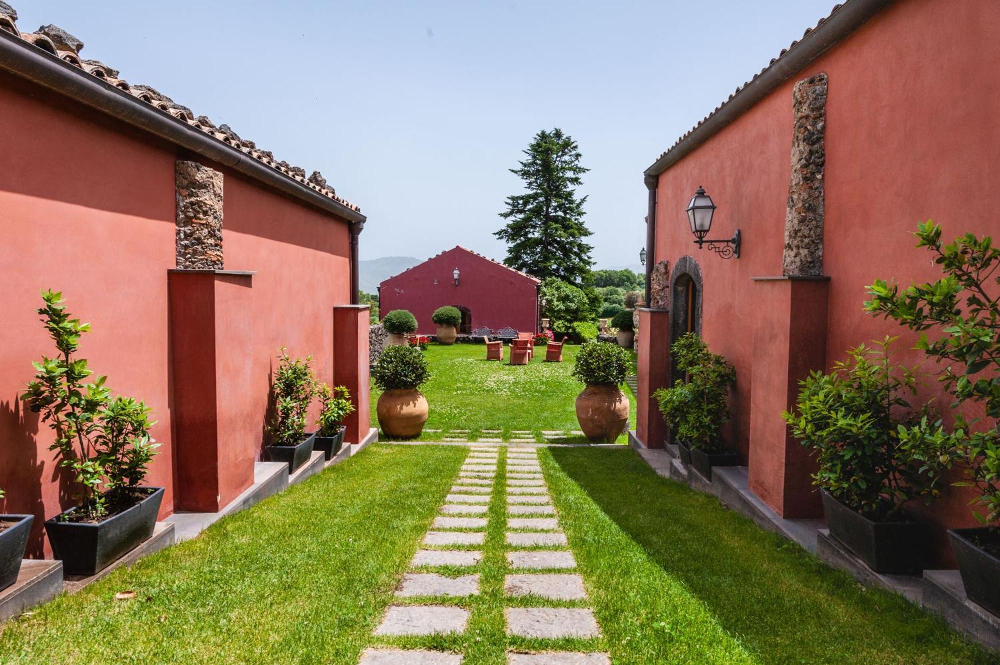 Terrazze Dell'Etna - Country Rooms And Apartments Рандацо Екстериор снимка